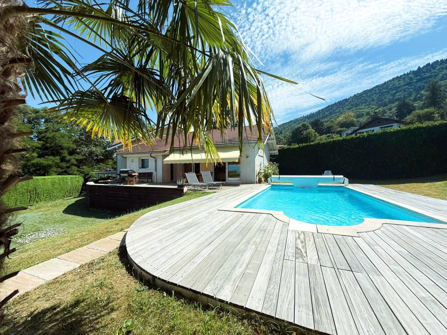 Maison à vendre, 250m², SAINT CERGUES