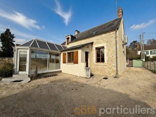 Maison à vendre 180 030 € 4 pièces 3 chambres 120 m² 1 127 m² de terrain Périphérie du Centre Ville Saint-Amand-Montrond 18200