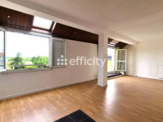 Appartement à vendre 185 000 € 3 pièces 2 chambres 67 m² Étage 4/4 Reste des Chenes-Le Ponceau Cergy 95000