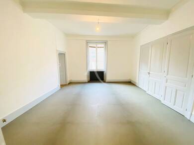 Appartement à vendre 190 000 € 5 pièces 4 chambres 129 m² Étage 1/3 Macon 71000