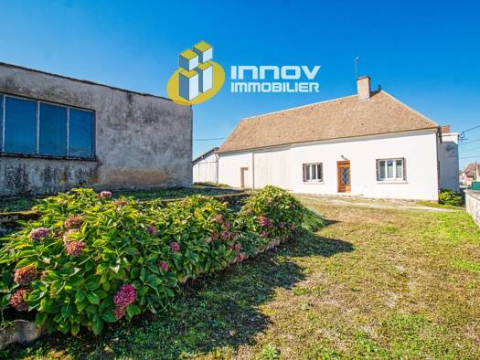 Maison à vendre 149 500 € 5 pièces 2 chambres 90 m² 2 679 m² de terrain St Maurice en Riviere 71620