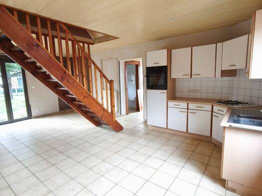 Maison à vendre 120 500 € 3 pièces 2 chambres 74 m² 252 m² de terrain Réding 57445