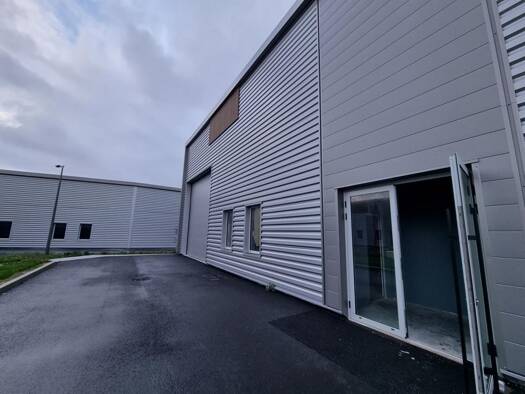 Entrepôt à louer 1 875 € 195 m² d'espace de stockage Salles-sur-Mer 17220