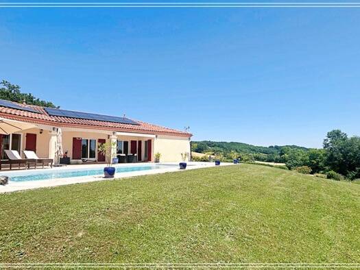 Maison de plain-pied à vendre 439 950 € 7 pièces 5 chambres 220 m² 4 700 m² de terrain Centre Universitaire-École Gaston Salvan Agen 47000
