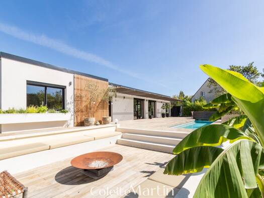 Maison de plain-pied à vendre 932 000 € 6 pièces 4 chambres 182 m² 2 167 m² de terrain Fénay 21600