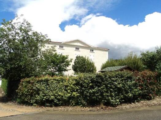 Appartement à louer 855 € 3 pièces 2 chambres 76,4 m² Étage 2/2 Estrablin 38780