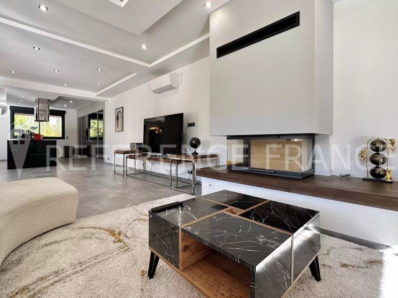 Maison à louer, 220m², MOUGINS