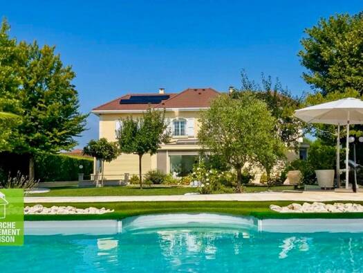 Maison à vendre 878 900 € 7 pièces 4 chambres 265 m² 1 785 m² de terrain Morestel 38510