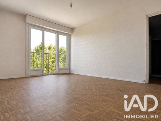 Appartement à vendre 55 000 € 3 pièces 1 chambre 43 m² Étage 4/6 Sainte Geneviève (ZUS) Auxerre 89000