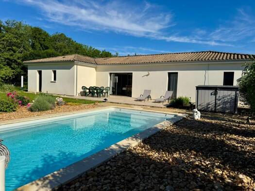 Maison de plain-pied à vendre 320 000 € 5 pièces 4 chambres 123 m² 1 700 m² de terrain Savignac-les-Églises 24420