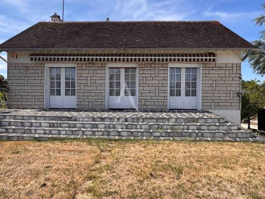 Maison à vendre 123 100 € 3 pièces 2 chambres 92 m² 3 068 m² de terrain Faubourg-Orléans-Paterne Romorantin-Lanthenay 41200