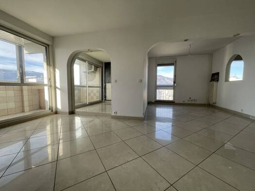 Appartement à vendre 95 000 € 4 pièces 3 chambres 86 m² Étage 12/15 Arlequin Grenoble 38100