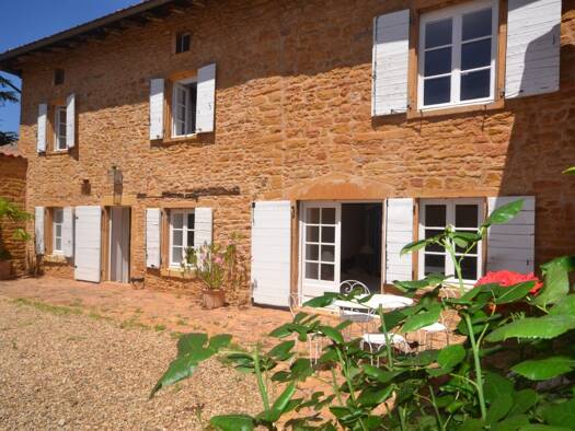 Maison à vendre 1 100 000 € 10 pièces 6 chambres 350 m² 1 000 m² de terrain Ville-sur-Jarnioux 69640