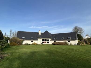 Maison à vendre 468 000 € 8 pièces 7 chambres 195 m² 2 525 m² de terrain Lampaul-Guimiliau 29400