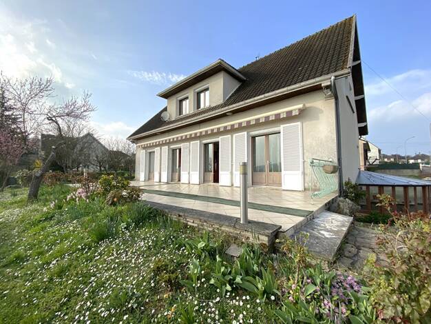 Maison à vendre 220 000 € 7 pièces 5 chambres 163 m² 770 m² de terrain Saint Julien du Sault 89330
