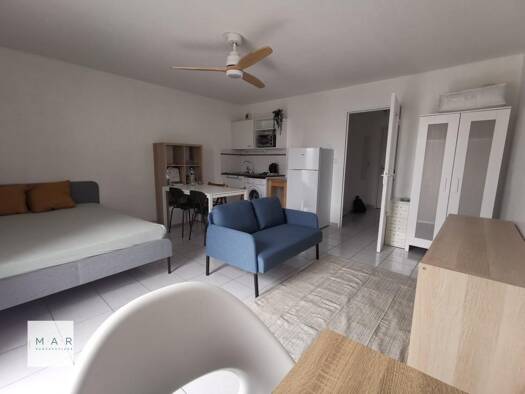 Appartement à louer 675 € 1 pièce 31 m² Étage 1/3 Prés d'Arènes Montpellier 34070