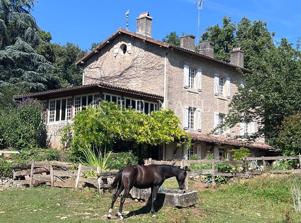Maison à vendre, 360m², POITIERS