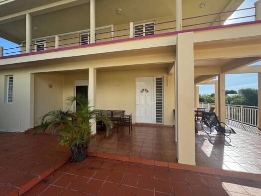 Maison à louer 3 590 € 5 pièces 4 chambres 190 m² 890 m² de terrain Fort-de-France 97200