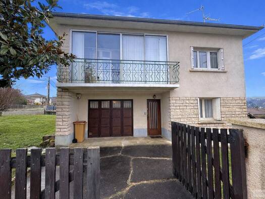 Maison à vendre 172 950 € 4 pièces 2 chambres 80,1 m² 567 m² de terrain Figeac 46100