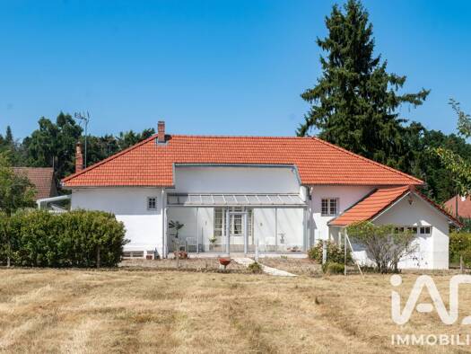 Maison de plain-pied à vendre 267 500 € 4 pièces 3 chambres 110 m² 3 312 m² de terrain Exterieur Haut Bellerive-sur-Allier 03700