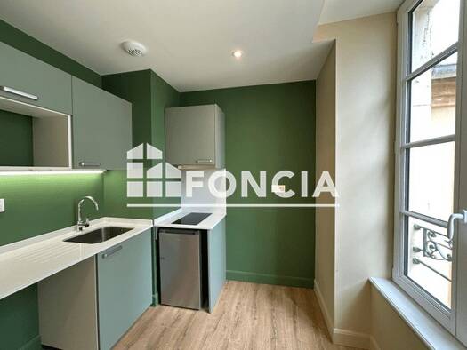 Appartement à louer 450 € 1 pièce 36,8 m² Étage 2/3 Thermal-Vieux-Vican Vichy 03200