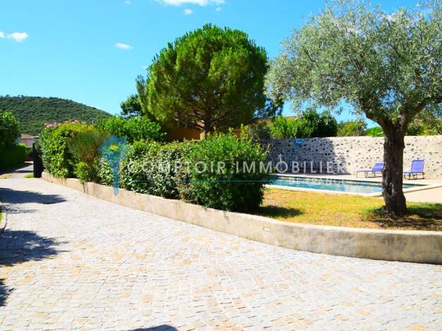 Maison à vendre 545 000 € 10 pièces 4 chambres 205 m² 1 092 m² de terrain Alba-la-Romaine 07400