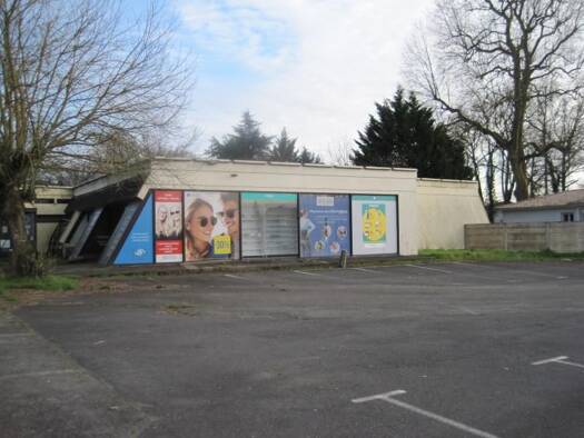 Local commercial à vendre 60 000 € 258 m² de surface de vente Saint-Denis-de-Pile 33910