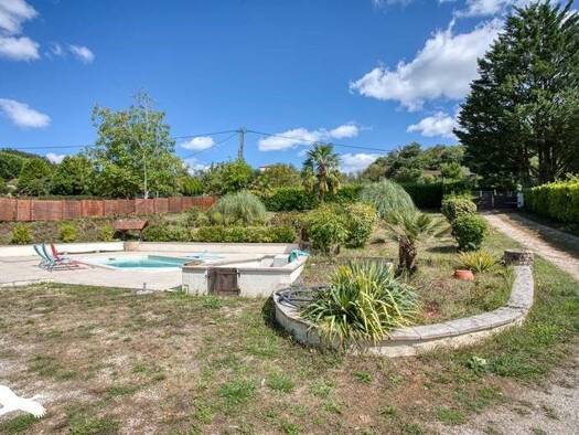 Maison à vendre 239 000 € 8 pièces 4 chambres 150 m² 5 609 m² de terrain Marcillac-Saint-Quentin 24200