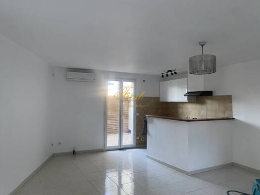 Studio à louer 605 € 1 pièce 50 m² RDC dès le 01/05/2026 Sussargues 34160