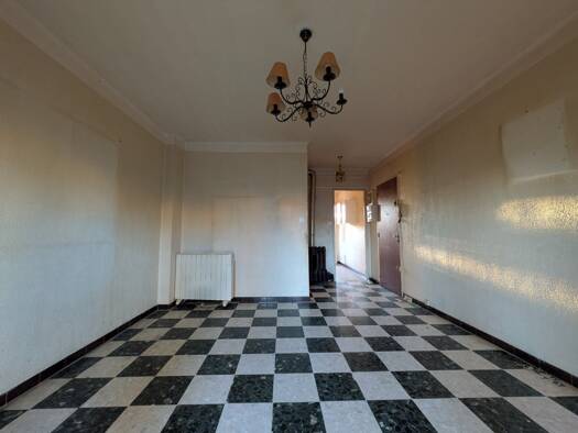 Appartement à vendre 171 000 € 3 pièces 2 chambres 72 m² RDC Peyrolles-en-Provence 13860