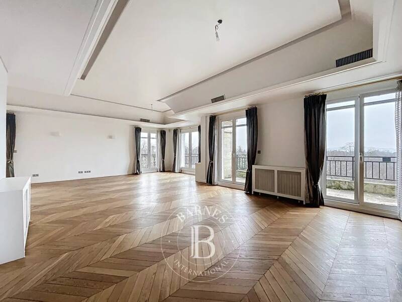 Maison à louer, 236m², PARIS 16E