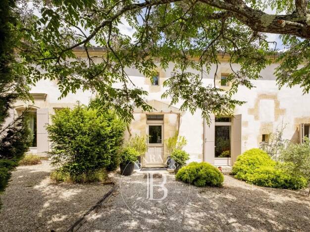 Maison à vendre 1 155 000 € 13 pièces 10 chambres 463 m² 21 856 m² de terrain Mérignas 33350