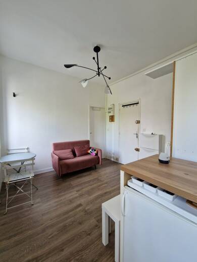 Appartement à louer 599 € 2 pièces 1 chambre 24 m² Étage 1/3 Nantes 44200