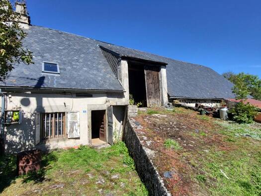 Maison à vendre 50 000 € 5 pièces 2 chambres 63 m² 2 560 m² de terrain Lugarde 15190