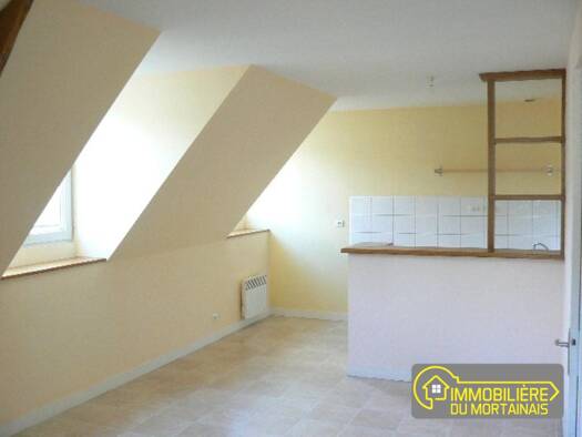 Appartement à louer 341 € 3 pièces 2 chambres 61,8 m² Étage 3/3 Mortain-Bocage 50140