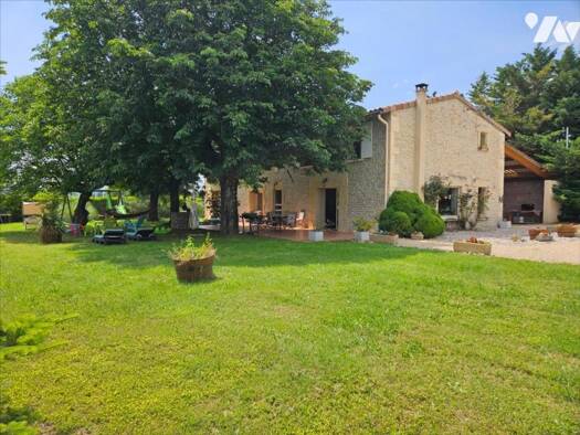 Maison à vendre 650 000 € 8 pièces 6 chambres 227 m² 7 600 m² de terrain Eurre 26400