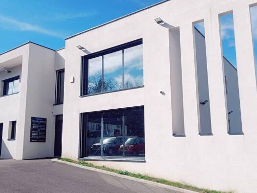 Espace bureau à vendre 2 890 000 € 902 m² de bureaux Francheville le Bas-Châter Francheville 69340