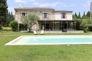 Ferme à vendre 990 000 € 9 pièces 5 chambres 233 m² 8 405 m² de terrain Zone Rurale Nord Carpentras 84200