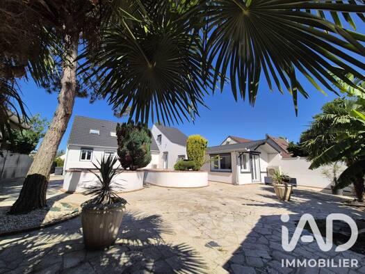 Maison à vendre 549 900 € 8 pièces 6 chambres 230 m² 1 298 m² de terrain Saint-Pathus 77178