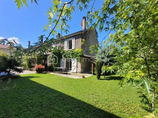 Demeure à vendre 590 000 € 8 pièces 7 chambres 202,7 m² 737 m² de terrain Centre Ville Est Voiron 38500