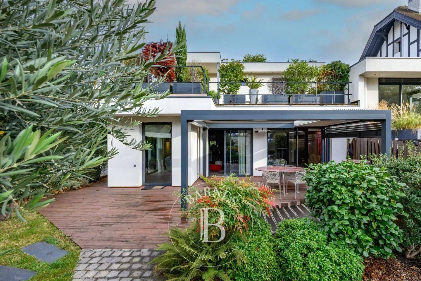 Maison à vendre, 235m², SAINT MAUR DES FOSSES