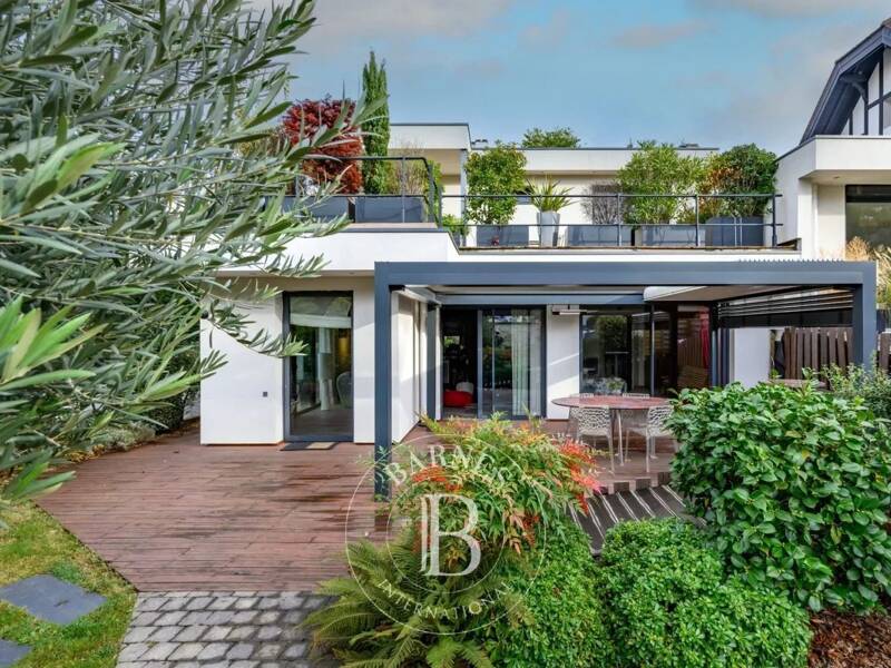 Maison à vendre, 235m², SAINT MAUR DES FOSSES