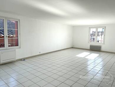 Appartement à louer 1 140 € 4 pièces 3 chambres 156 m² Dernier étage, Étage 2/2 L Isle sur la Sorgue 84800