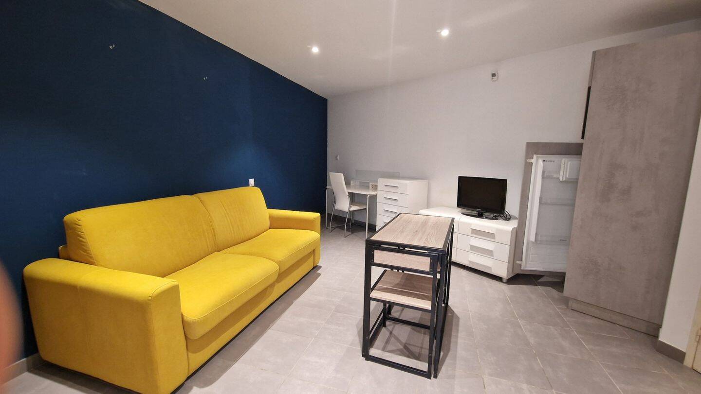 Maison à vendre, 22m², CHATEAUNEUF DE GADAGNE