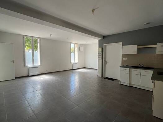 Appartement à louer 480 € 2 pièces 1 chambre 45,75 m² RDC/1 Saint-Martial-d'Artenset 24700