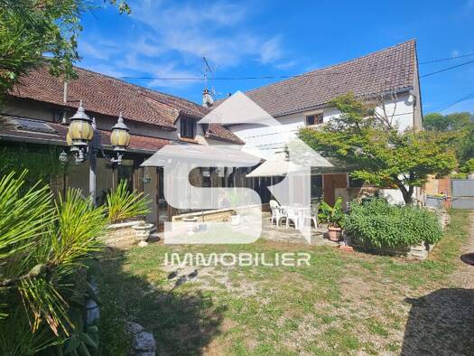 Maison à vendre 273 245 € 5 pièces 3 chambres 233,3 m² 6 900 m² de terrain Noé 89320