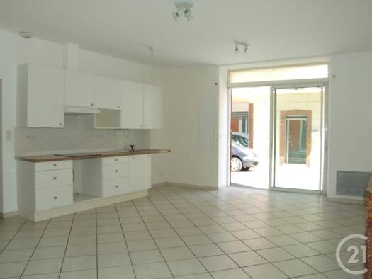 Appartement à louer 520 € 2 pièces 1 chambre 56 m² RDC Bagnols-sur-Cèze 30200