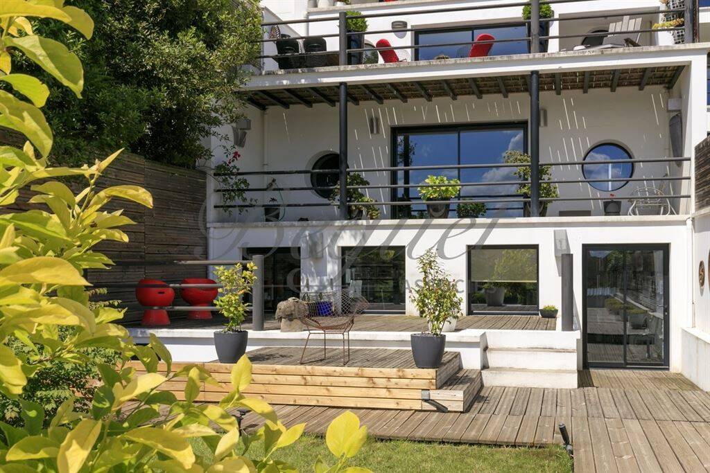 Maison à vendre, 360m², SURESNES