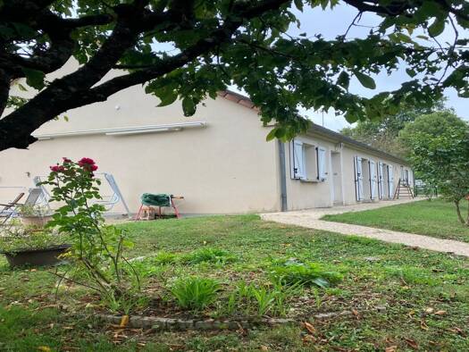 Maison de plain-pied à vendre 239 000 € 9 pièces 4 chambres 140 m² 1 110 m² de terrain Marzy 58180
