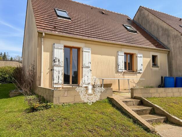 Maison à vendre 211 000 € 4 pièces 3 chambres 97 m² 525 m² de terrain Donnemarie-Dontilly 77520